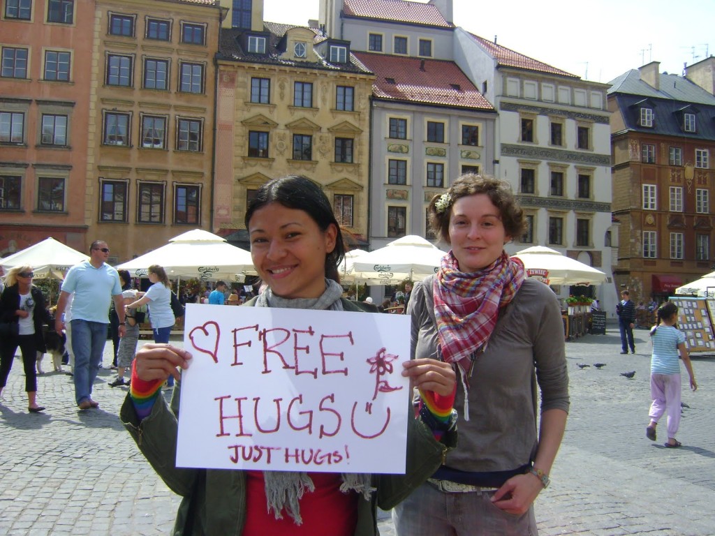 Free hugs Varsovia Andrea Aguilar-Calderón