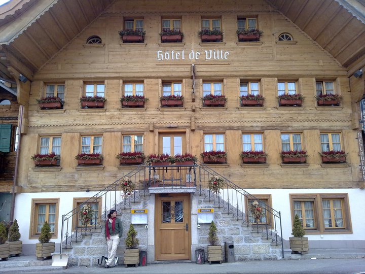 Hotel de ville Suiza Road trip suizo Andrea Aguilar-Calderón