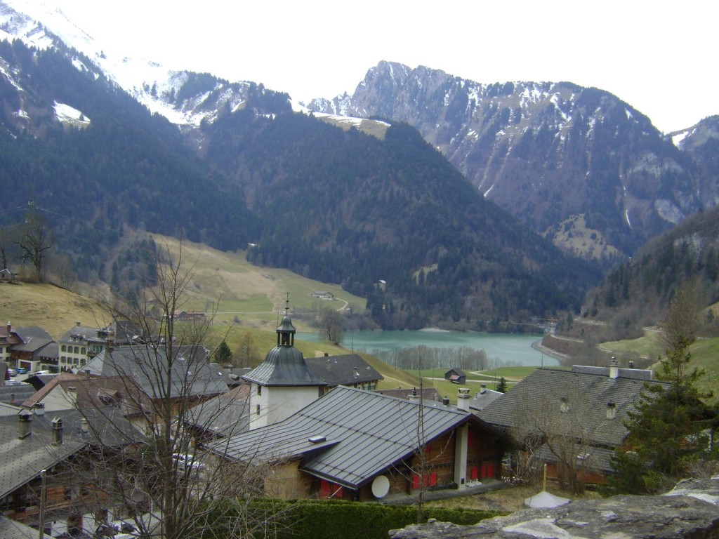 Pueblo de Suiza en los Alpes Road Trip Suizo
