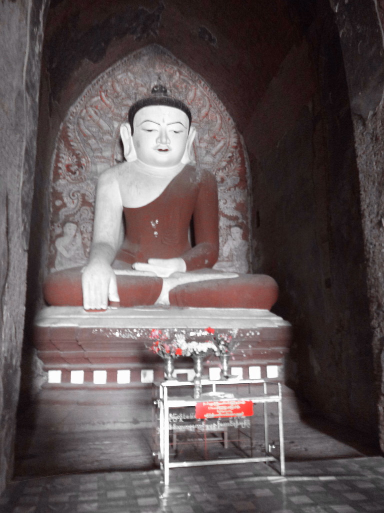 Buda sin cuello Bagan Curiosidades de Myanmar
