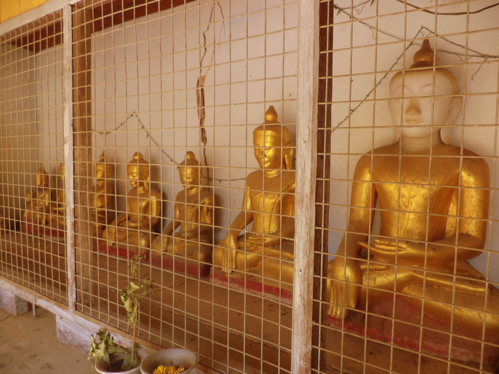 Budas en jaula Bagan Curiosidades de Myanmar