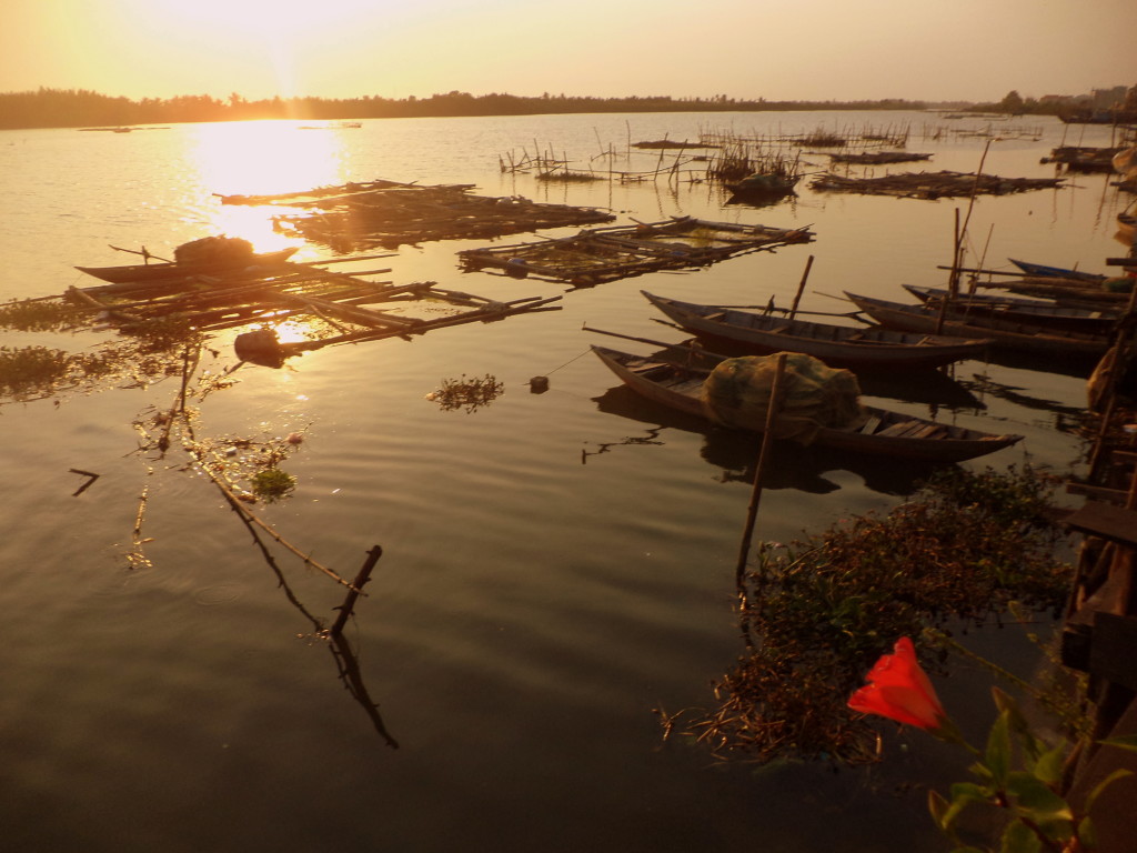 Hoi An Vietnam río viajar ya no es suficiente